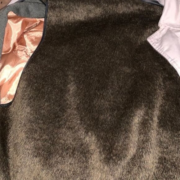 Vintage Beige Trench Coat With Faux Fur Lining 42 Inches - Picture 2 of 12